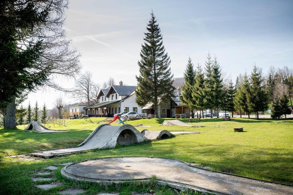 Bed and breakfast Gostilna Lokve Extérieur photo